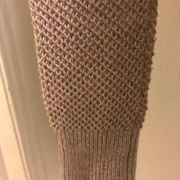 Tan Crew Neck Cable Knit Sweater (Loft, M) - Picture 3 of 5